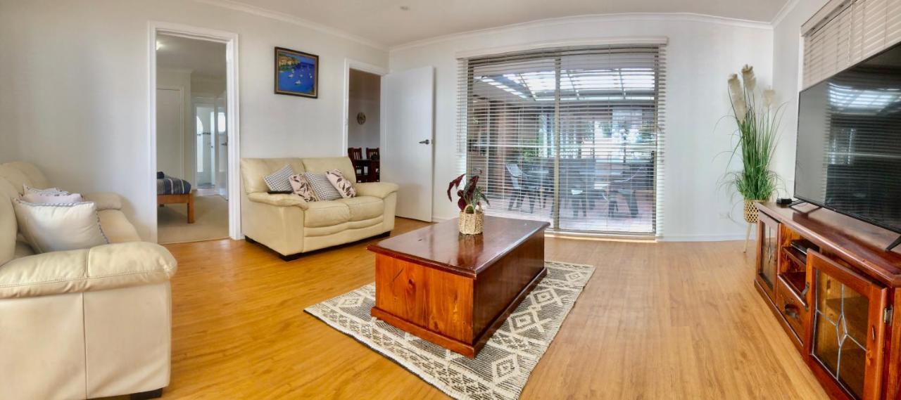 Beach House Opposite Ocean 4 Bed 2 Bathroom With Pool Geraldton Extérieur photo