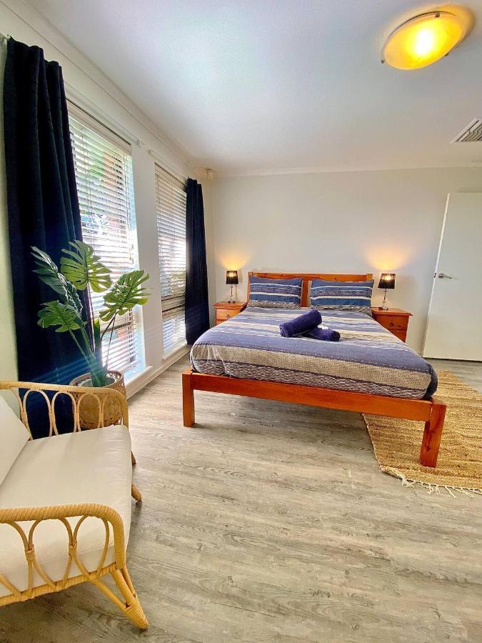 Beach House Opposite Ocean 4 Bed 2 Bathroom With Pool Geraldton Extérieur photo